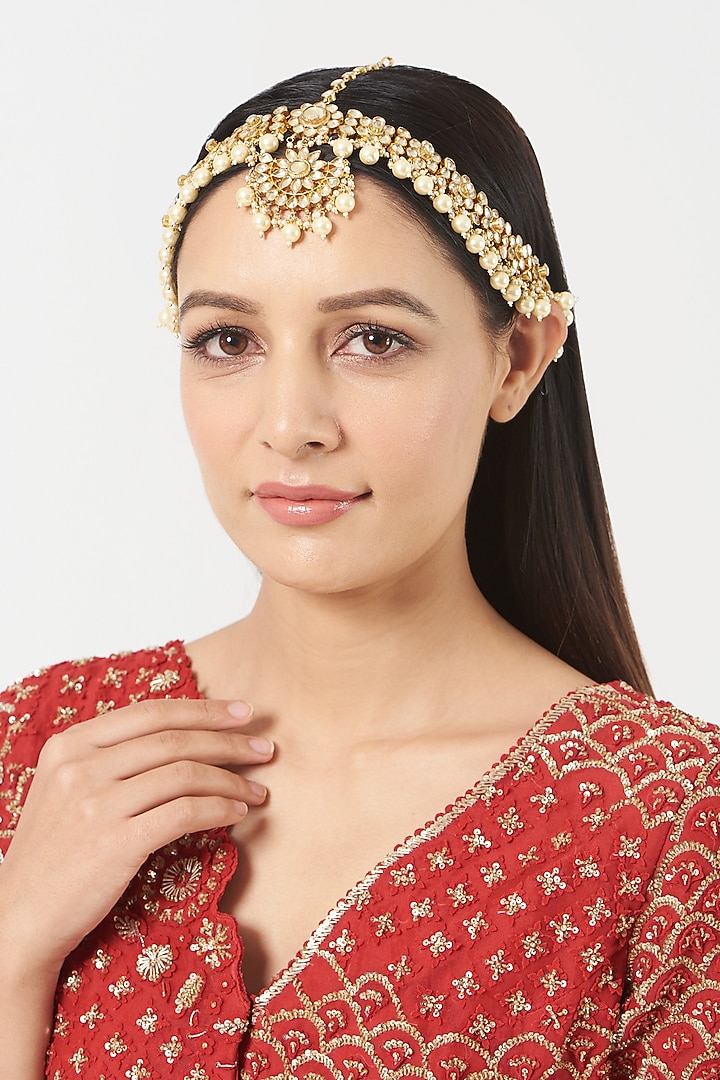 Gold Finish Pearl & Kundan Polki Mathapatti by VASTRAA Jewellery at Pernia's Pop Up Shop