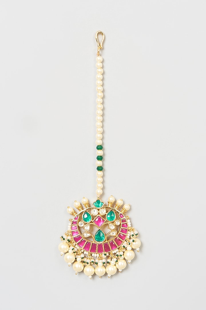 Gold Finish Kundan Polki & Pearl Maang Tikka by VASTRAA Jewellery at Pernia's Pop Up Shop