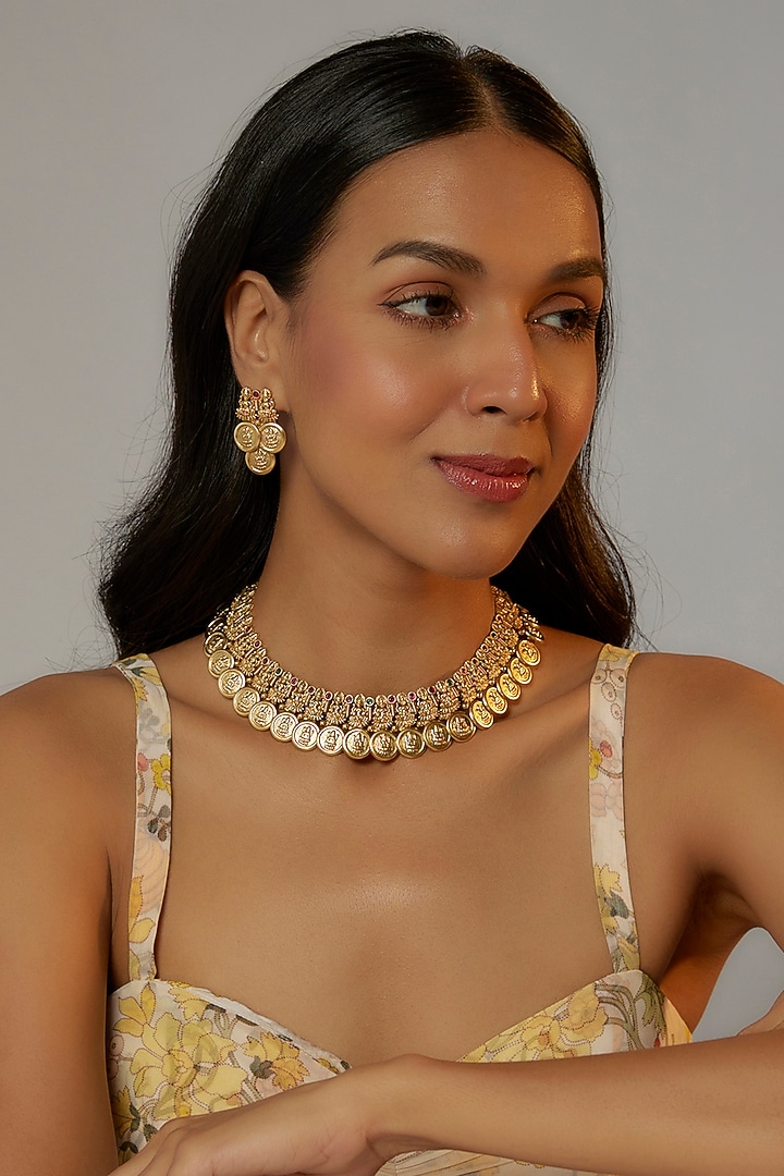 Gold Finish Kundan Polki Temple Necklace Set With Multi-Colored Stones by VASTRAA Jewellery at Pernia's Pop Up Shop