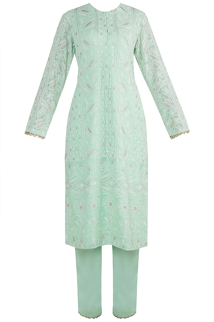 Green embroidered lucknowi kurta set by VASTRAA