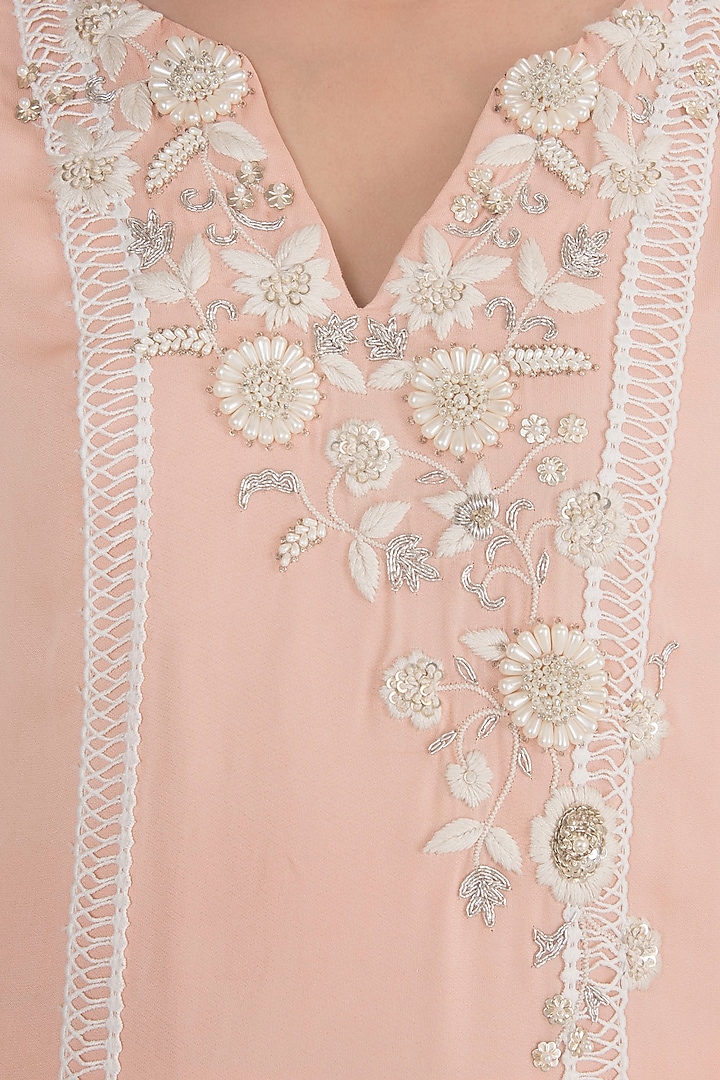 Tea Rose Hand Embroidered Kurta Set by Varsha Wadhwa at Pernia's Pop Up Shop