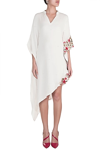 Ivory Embroidered Floral Kaftan by Varsha Wadhwa
