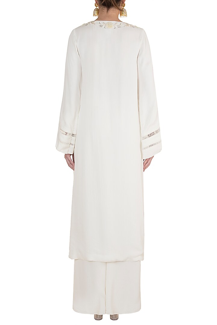 Ivory Embroidered Kurta Set by Varsha Wadhwa at Pernia's Pop Up Shop