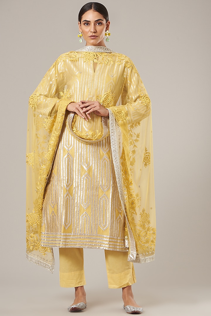 Yellow Embroidered Kurta Set by Vibrance by Ananya