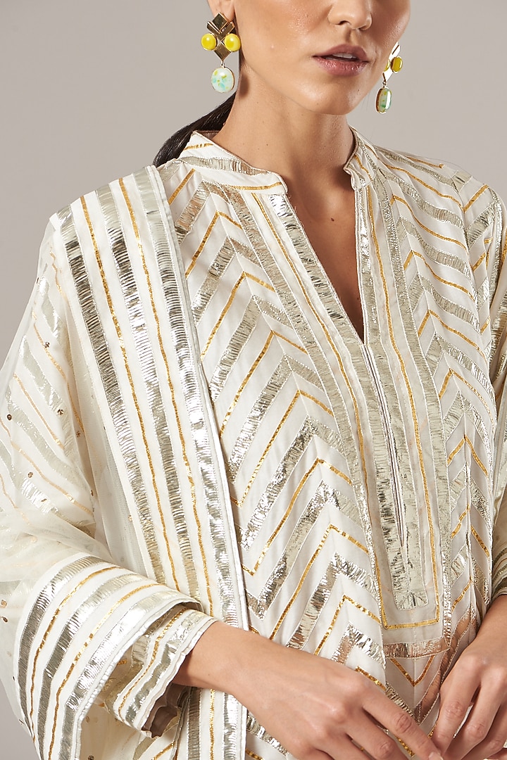 Off-White Pure Chanderi Silk Kurta Set by Vibrance by Ananya at Pernia's Pop Up Shop
