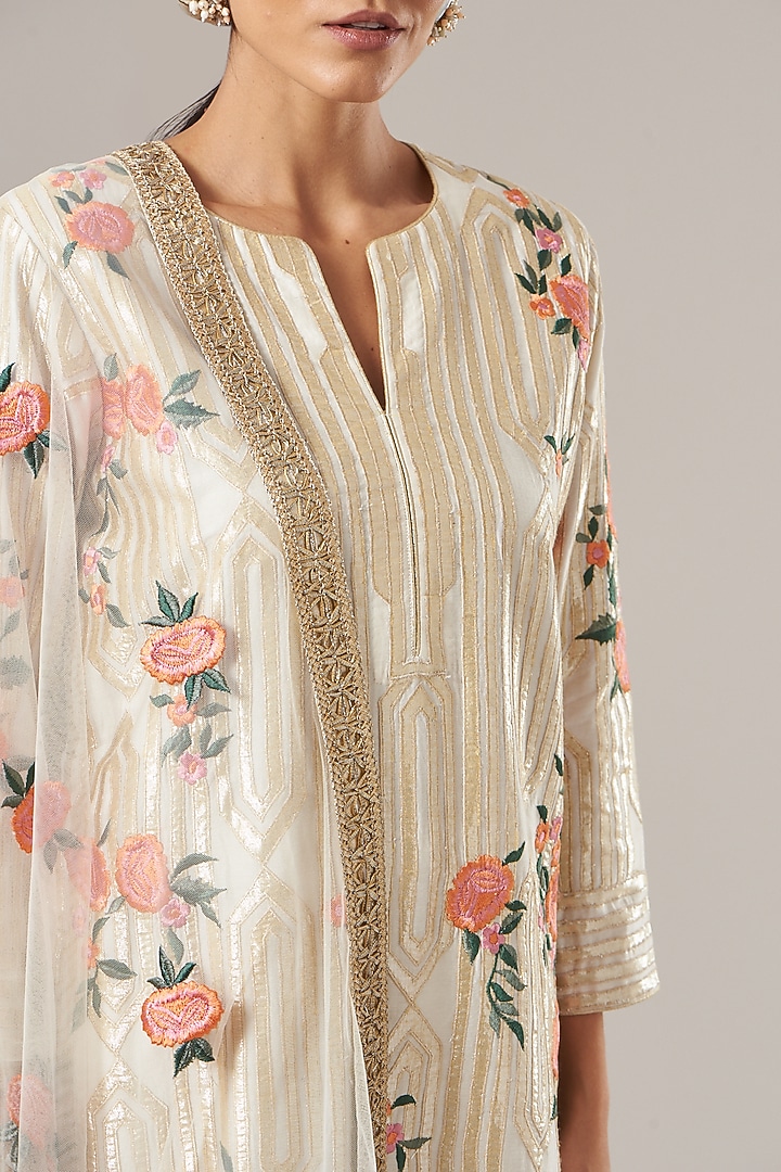 Off-White Embroidered Kurta Set by Vibrance by Ananya at Pernia's Pop Up Shop