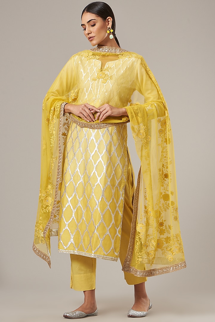 Yellow Embroidered Kurta Set by Vibrance by Ananya