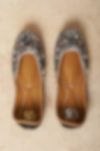 Black Embroidered Juttis by Vareli Bafna Designs at Pernia's Pop Up Shop