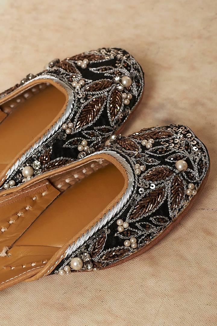 Black Embroidered Juttis by Vareli Bafna Designs at Pernia's Pop Up Shop