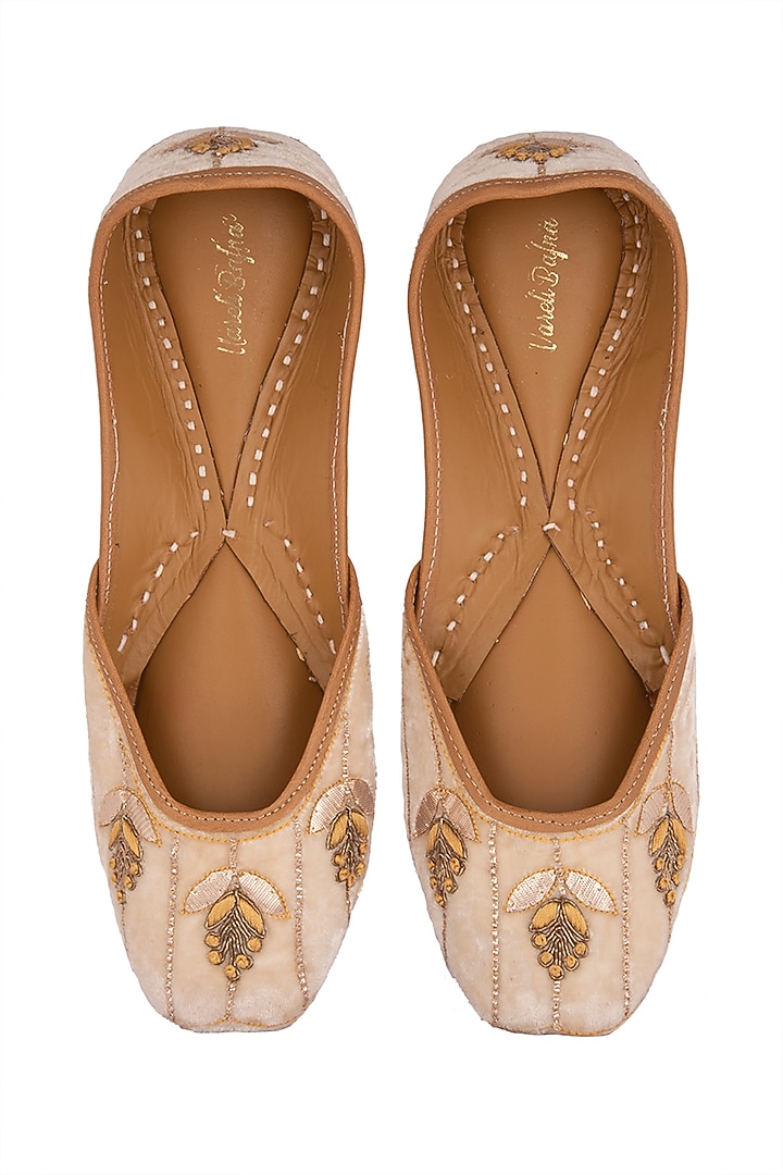 White Zardosi Embroidered Juttis by Vareli Bafna Designs at Pernia's Pop Up Shop