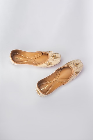 Off White Zardosi Embroidered Juttis by Vareli Bafna Designs