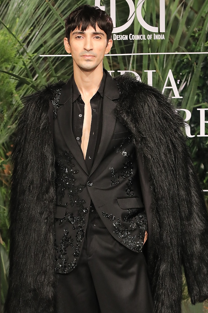 Black Suiting Fabric Beads Hand Embroidered Blazer Set by Varun Bahl Men at Pernia's Pop Up Shop
