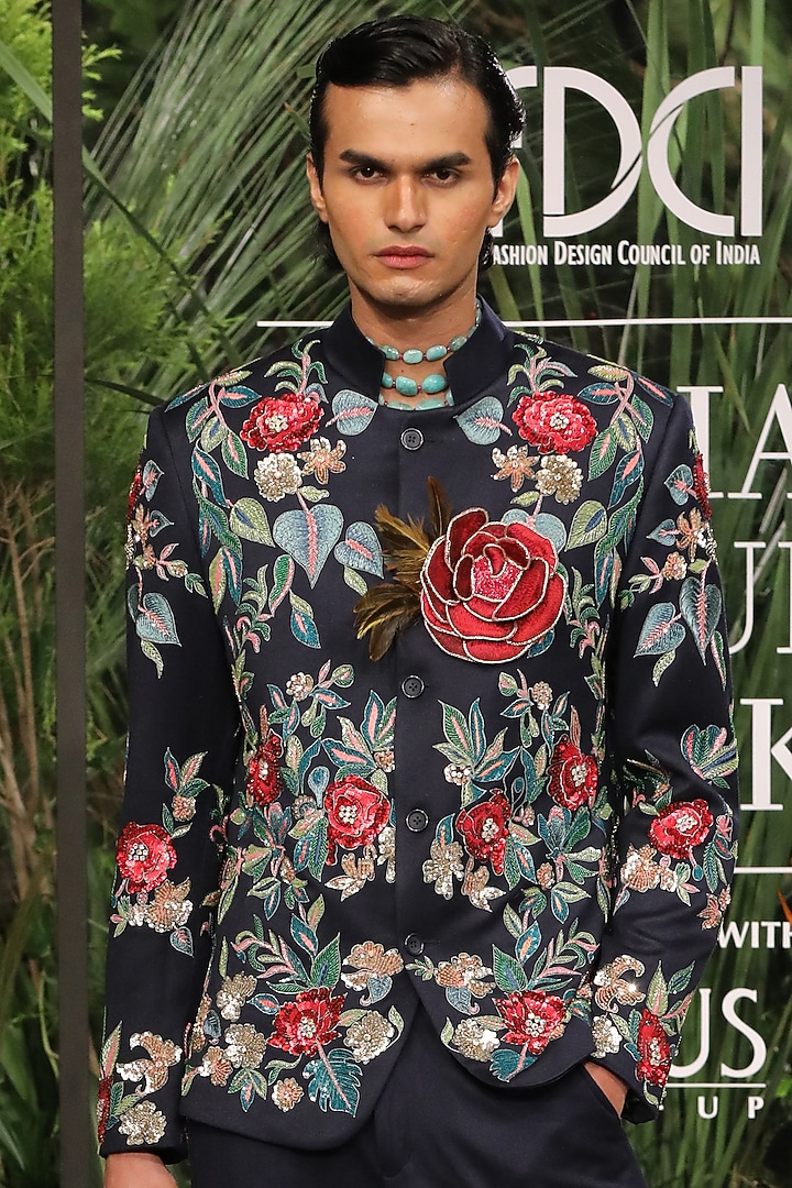 Navy Blue Suiting Fabric Embroidered Groom Bandhgala Set by Varun Bahl Men at Pernia's Pop Up Shop