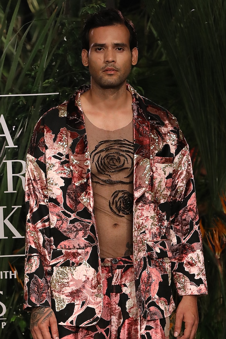 Pink Velvet Floral Printed Blazer Set by Varun Bahl Men at Pernia's Pop Up Shop