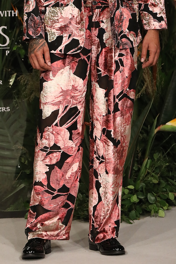 Pink Velvet Floral Printed Blazer Set by Varun Bahl Men at Pernia's Pop Up Shop