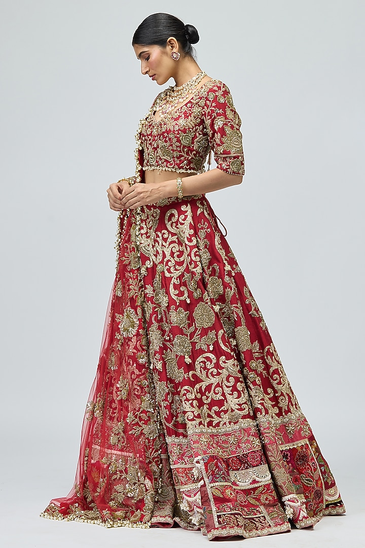 Red Raw Silk Dabka Handwork Bridal Lehenga Set by Varun Bahl at Pernia's Pop Up Shop