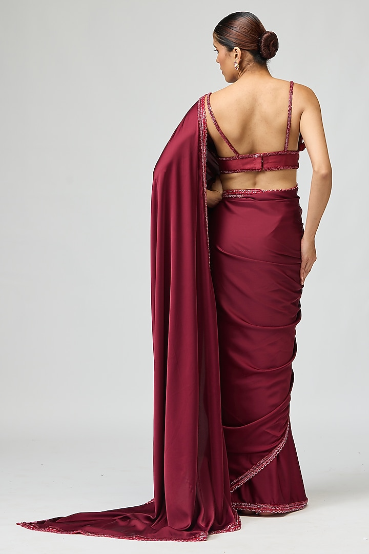 Wine Glossy Organza Threadwork Wedding Saree Set by Varun Bahl at Pernia's Pop Up Shop