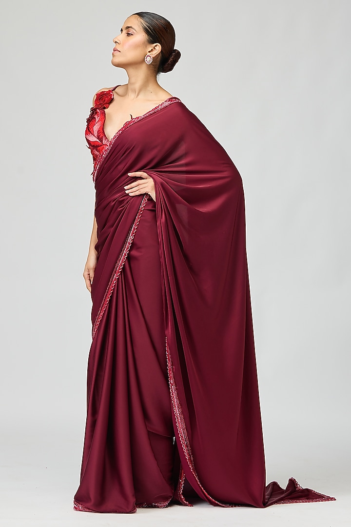 Wine Glossy Organza Threadwork Wedding Saree Set by Varun Bahl at Pernia's Pop Up Shop