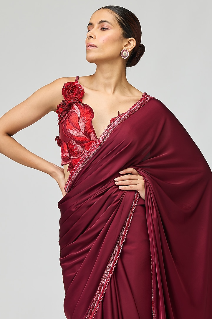 Wine Glossy Organza Threadwork Wedding Saree Set by Varun Bahl at Pernia's Pop Up Shop