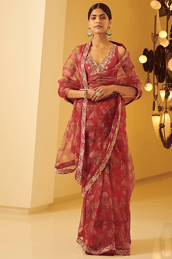 Fuchsia Embroidered Saree Set by Varun Bahl