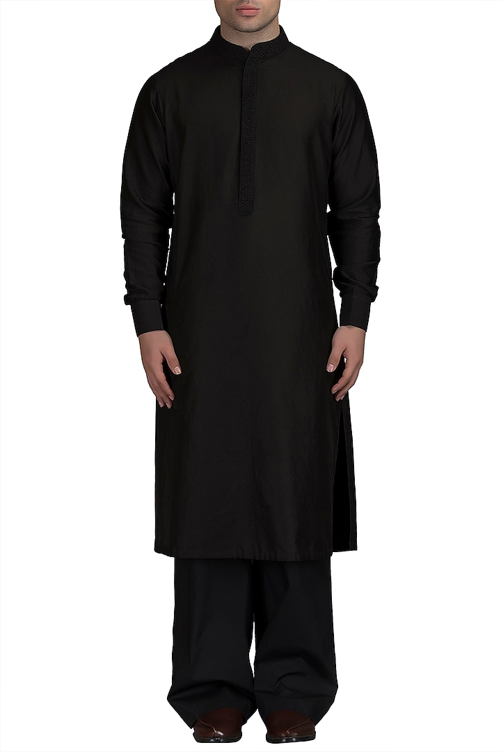 Black Silk Kurta Set by Varun Bahl Men at Pernia's Pop Up Shop