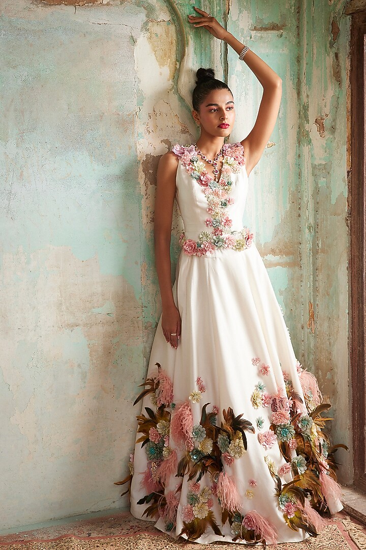 Ivory Chanderi Embellished Bridal Lehenga Set by Varun Bahl at Pernia's Pop Up Shop