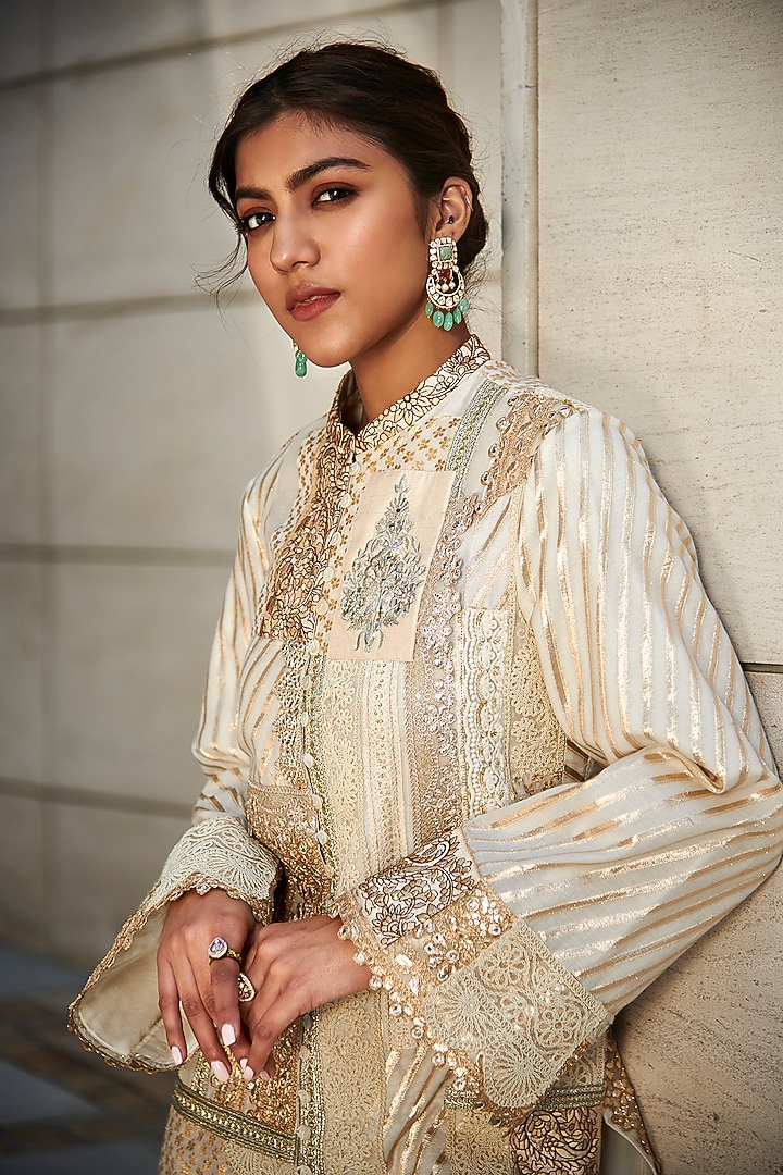 Ivory & Gold Chanderi Kurta Set With Patch Work by Varun Bahl at Pernia's Pop Up Shop