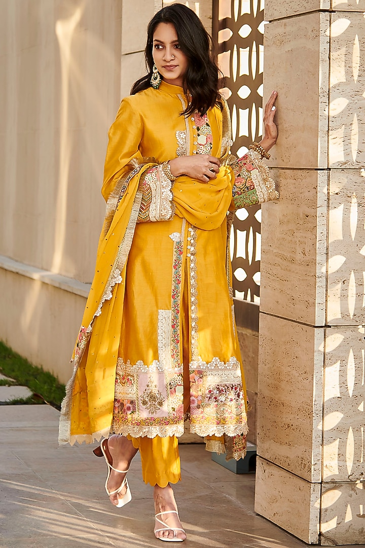 Mustard Chanderi Kurta Set by Varun Bahl at Pernia's Pop Up Shop