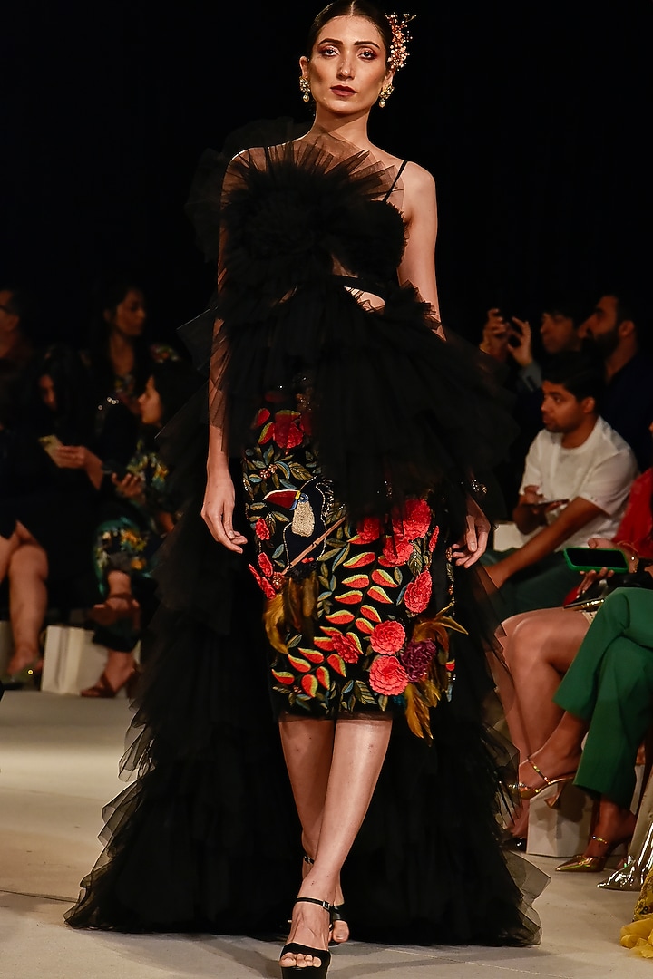 Black Embroidered Pencil Skirt Set by Varun Bahl at Pernia's Pop Up Shop
