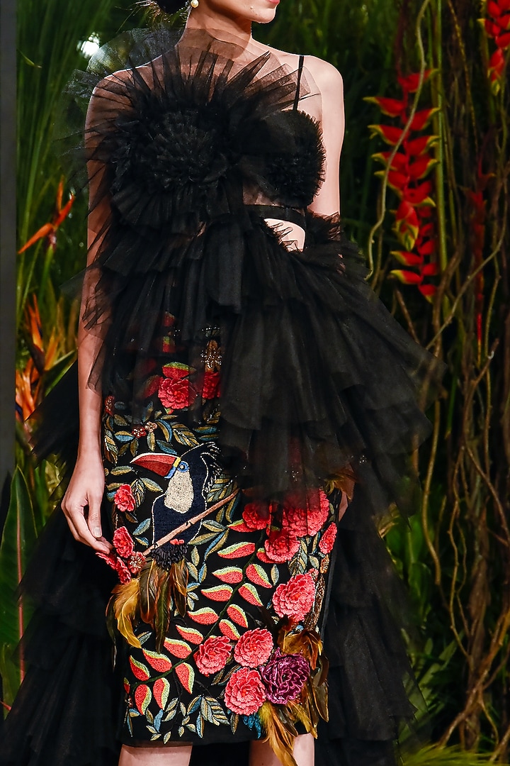 Black Embroidered Pencil Skirt Set by Varun Bahl at Pernia's Pop Up Shop