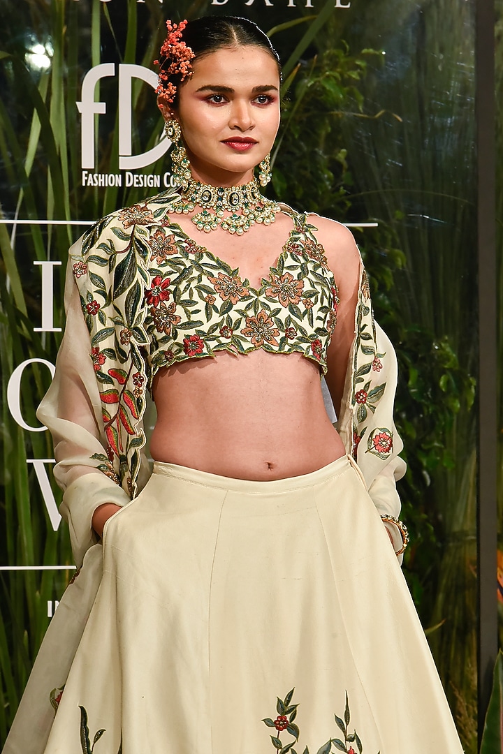 Ivory Floral Embroidered Bridal Lehenga Set by Varun Bahl at Pernia's Pop Up Shop