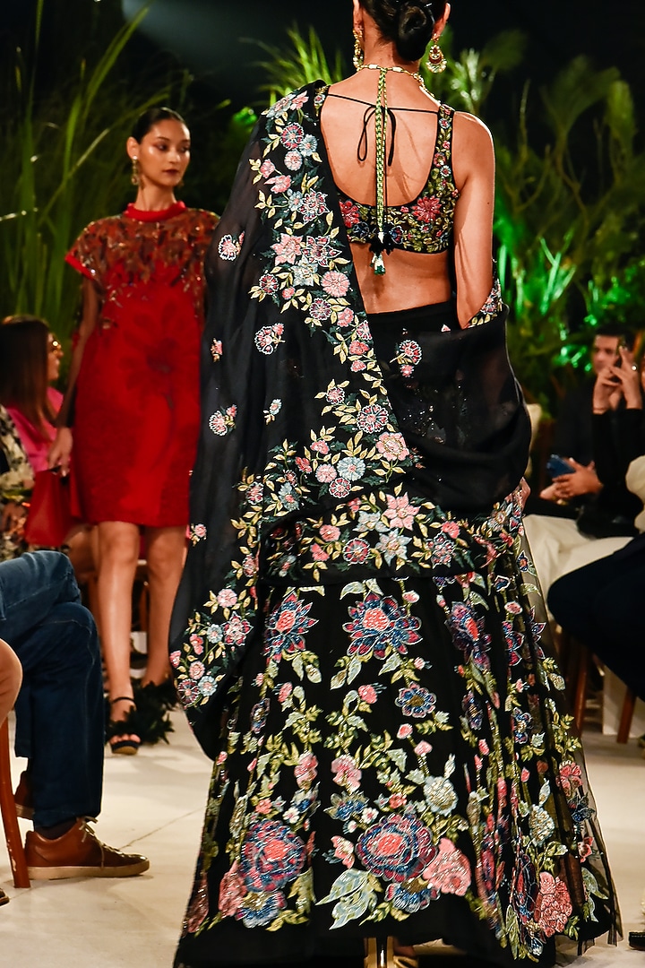 Black Embroidered Bridal Lehenga Set by Varun Bahl at Pernia's Pop Up Shop