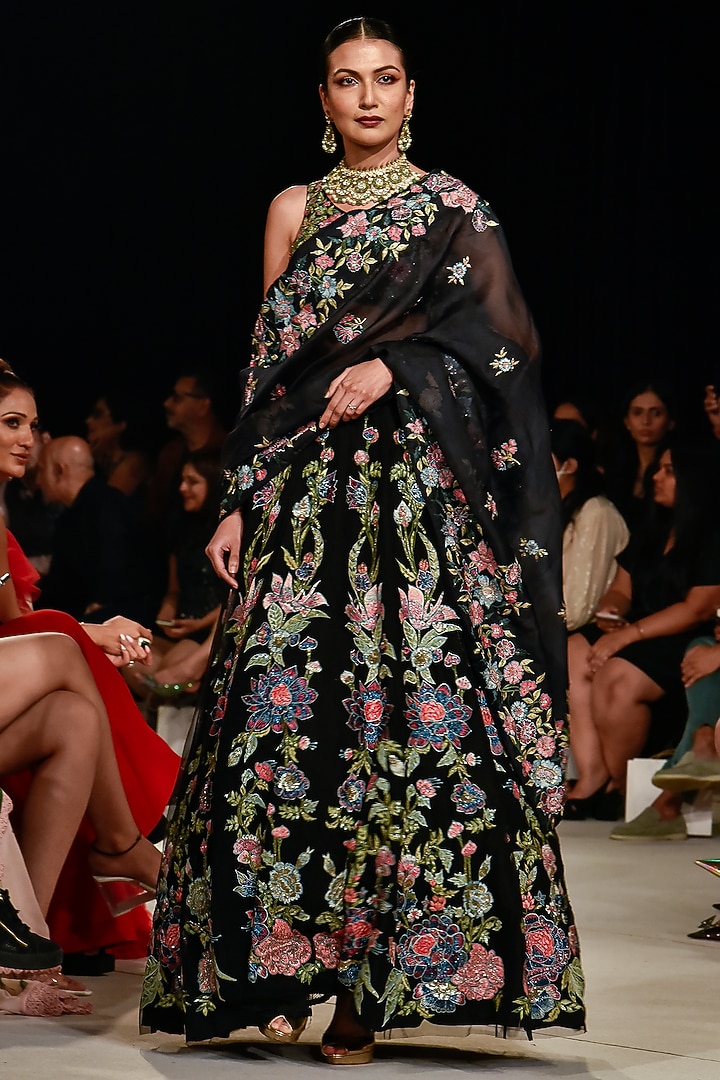 Black Embroidered Bridal Lehenga Set by Varun Bahl at Pernia's Pop Up Shop