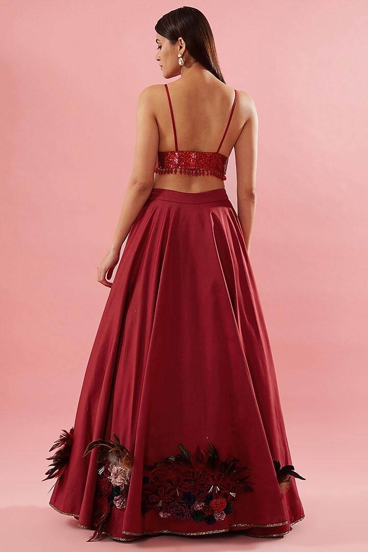 Red Chanderi Floral Embellished Circular Skirt Set by Varun Bahl at Pernia's Pop Up Shop