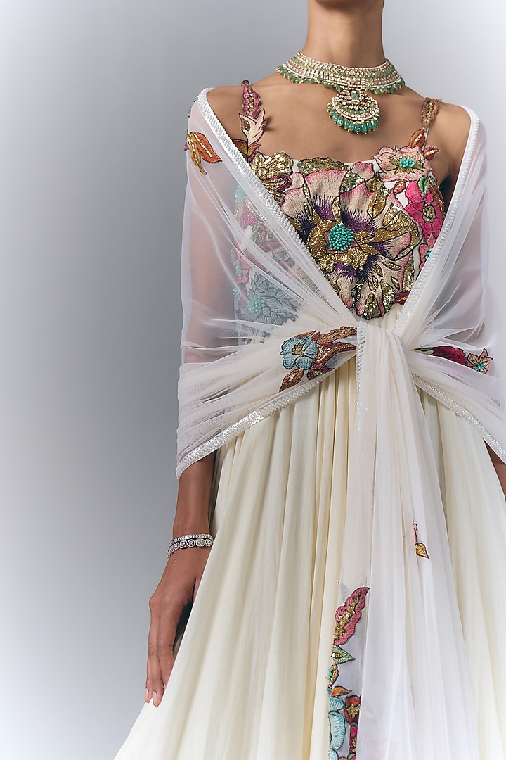 Ivory Mulmul Hand Embellished Bridal Anarkali With Dupatta by Varun Bahl at Pernia's Pop Up Shop