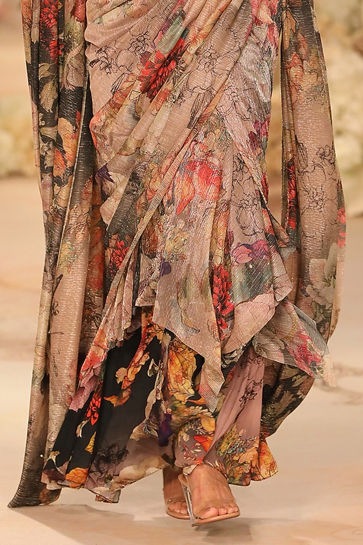 Black Crinkle Lurex Printed & Embellished Draped Reception Saree Set by Varun Bahl at Pernia's Pop Up Shop