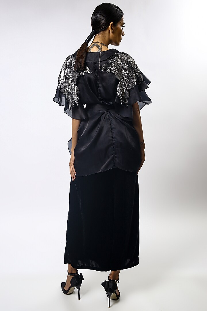 Black Sequins Embroidered Cape Set by Varun Bahl at Pernia's Pop Up Shop