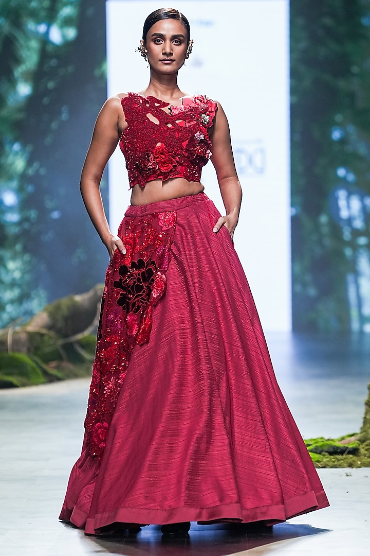 Red Lurex & Net Floral Embroidered Lehenga Set by Varun Bahl