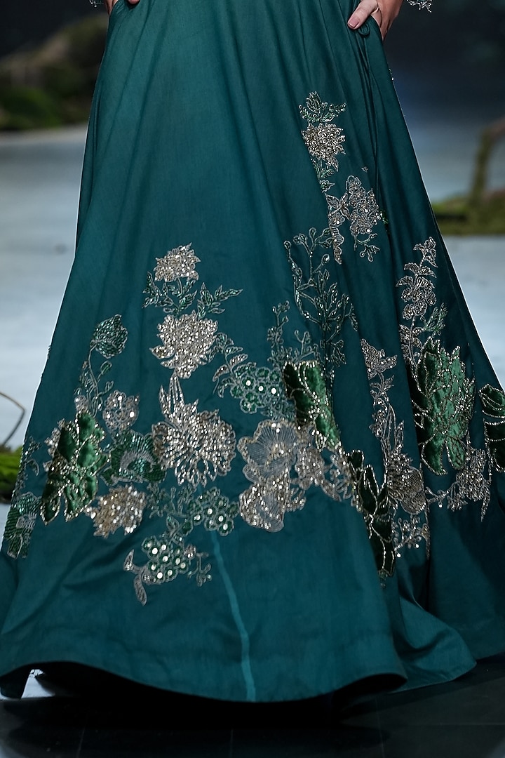 Bottle Green Velvet & Chanderi Hand Embroidered Jacket Bridal Lehenga Set by Varun Bahl at Pernia's Pop Up Shop