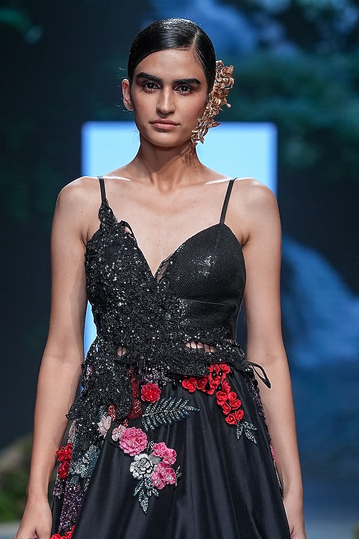Black Net & Chanderi Floral Embroidered Bridal Lehenga Set by Varun Bahl at Pernia's Pop Up Shop
