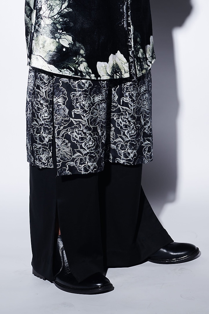 Black Velvet Printed Groom Sherwani Set by Varun Bahl Men at Pernia's Pop Up Shop