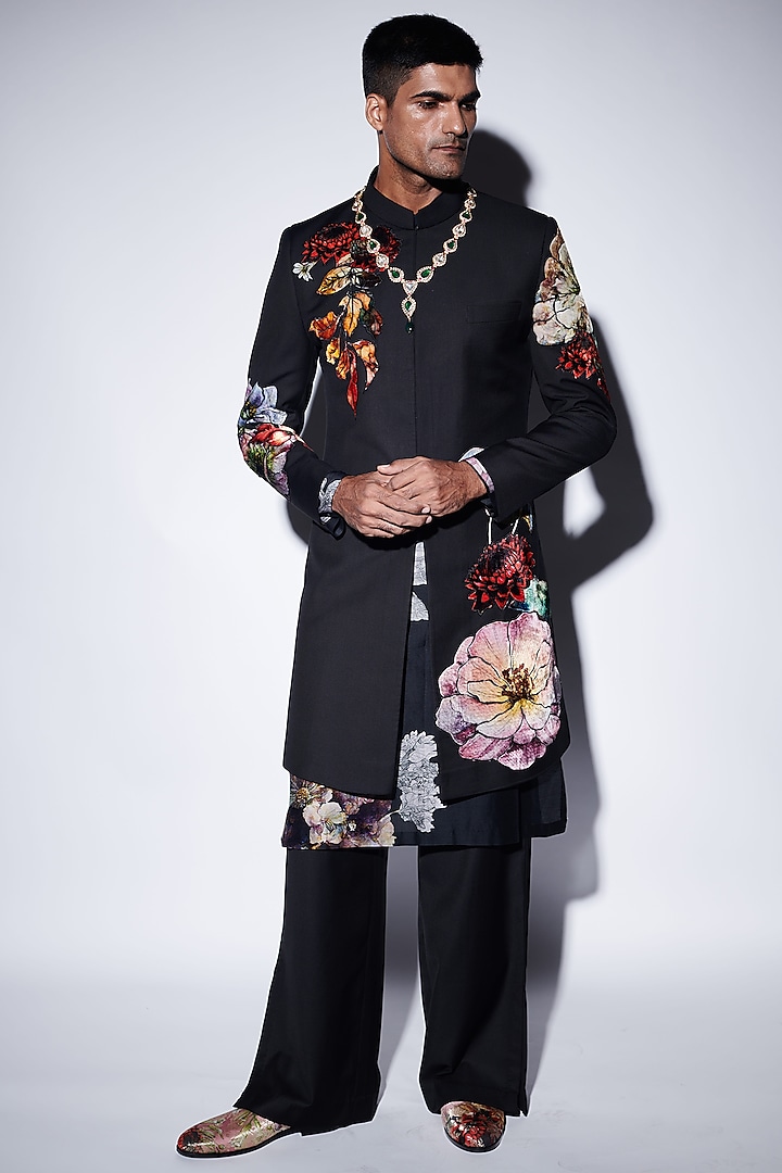 Black Chanderi & Dupion Applique Embroidered Sherwani Set by Varun Bahl Men