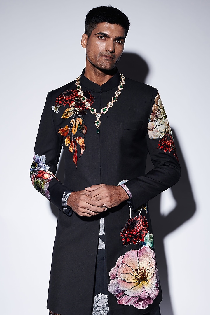 Black Chanderi & Dupion Applique Embroidered Groom Sherwani Set by Varun Bahl Men at Pernia's Pop Up Shop