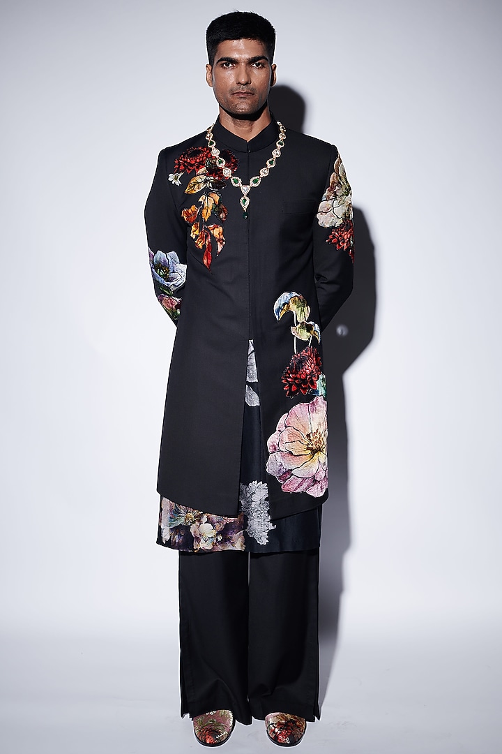 Black Chanderi & Dupion Applique Embroidered Groom Sherwani Set by Varun Bahl Men at Pernia's Pop Up Shop