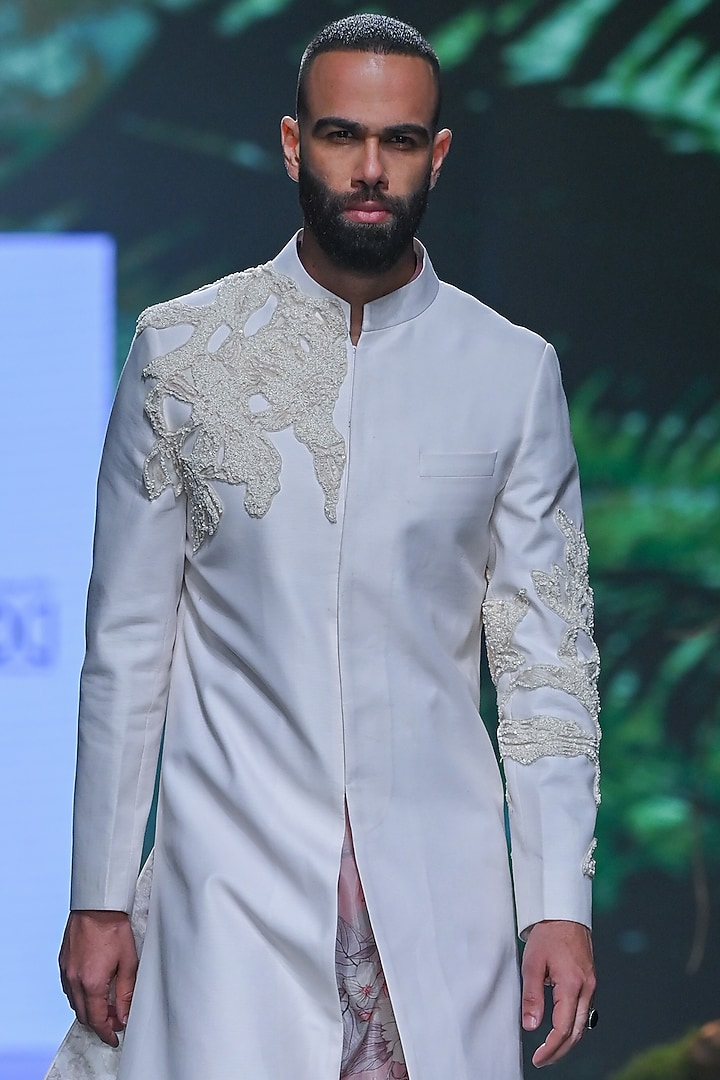 Ivory Suiting Hand Embellished Groom Sherwani Set by Varun Bahl Men at Pernia's Pop Up Shop