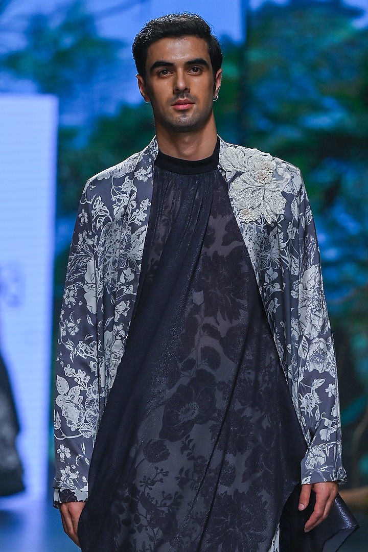 Grey & Ivory Poly Organza Printed Kurta Set by Varun Bahl Men at Pernia's Pop Up Shop