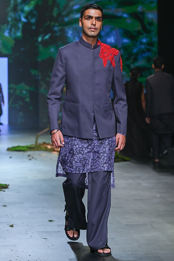Black Suiting Embellished Bandhgala Set by Varun Bahl Men