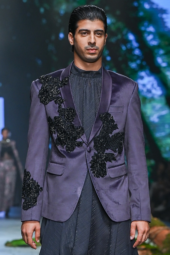Black Velvet Floral Motif Hand Embroidered Jacket Set by Varun Bahl Men at Pernia's Pop Up Shop