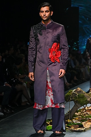 Black Velvet Floral Applique Hand Embroidered Sherwani Set by Varun Bahl Men