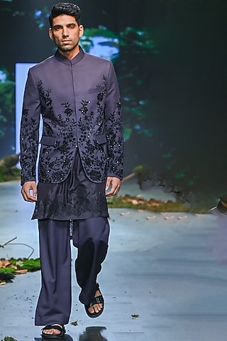 Black Suiting Cutdana Embellished Bandhgala Set by Varun Bahl Men